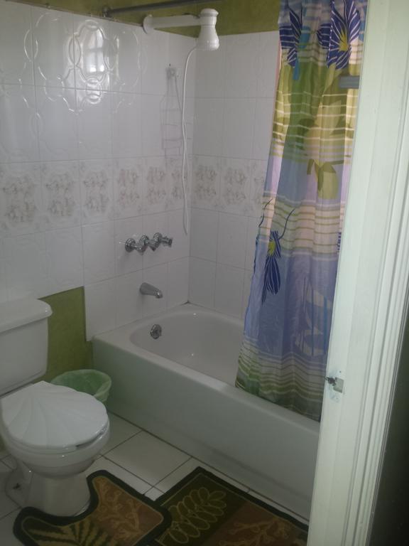 Impeccable Guest Rooms 2 Kingston Quarto foto